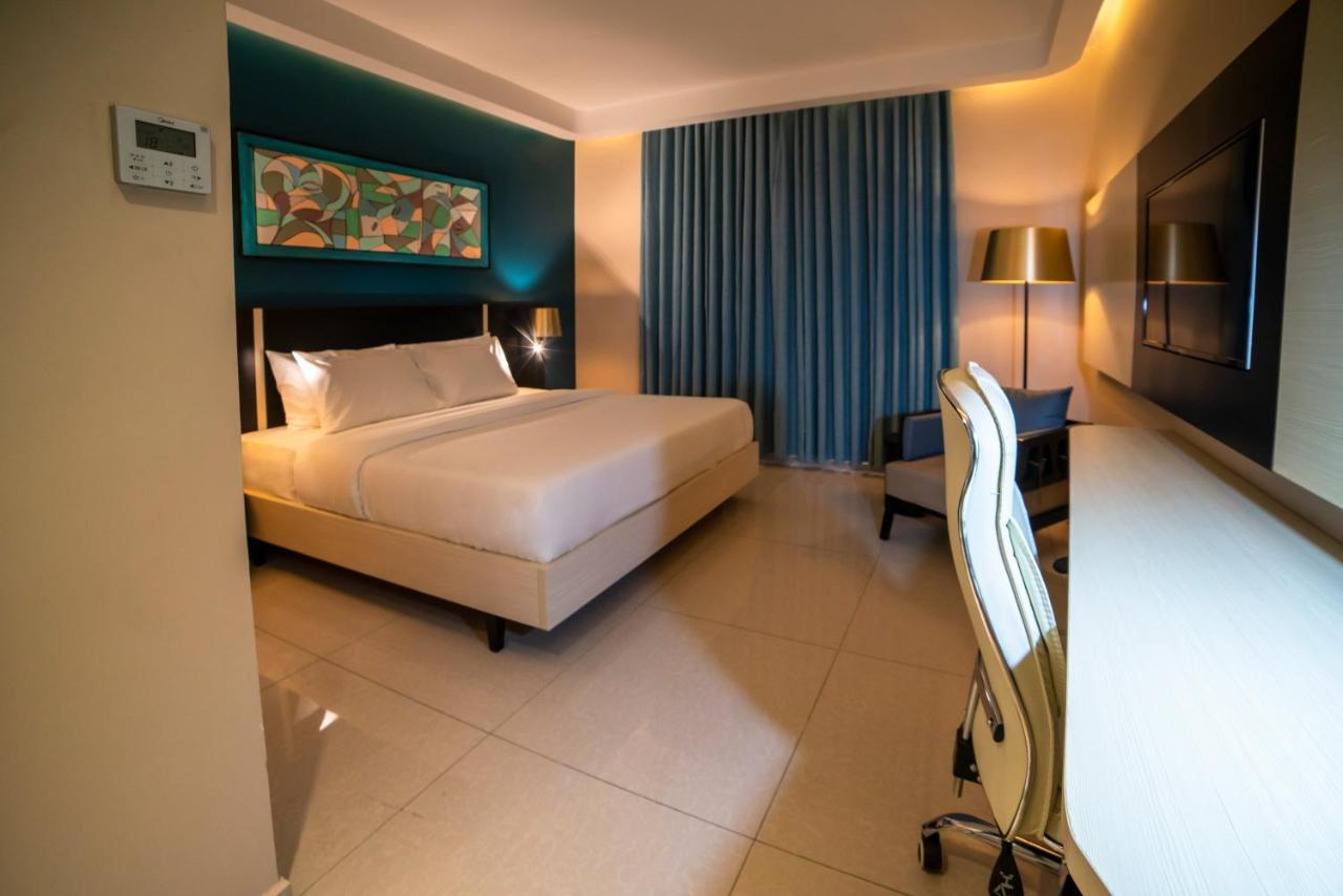 Best Western Plus Soaho Douala Airport ภายนอก รูปภาพ