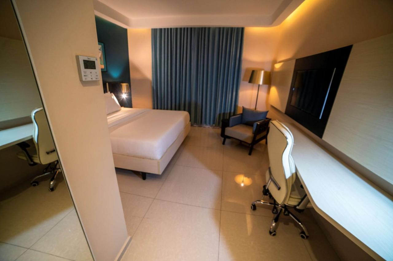 Best Western Plus Soaho Douala Airport ภายนอก รูปภาพ