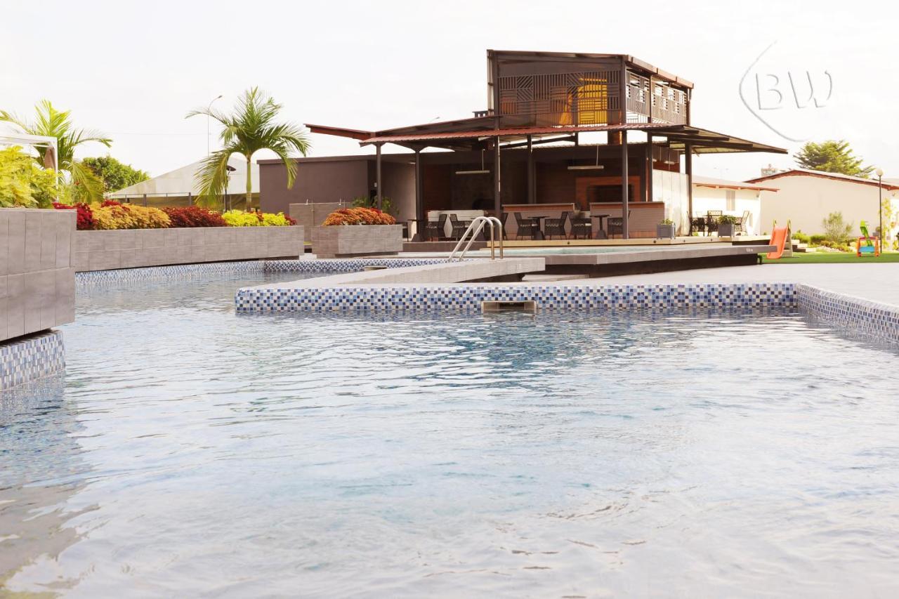 Best Western Plus Soaho Douala Airport ภายนอก รูปภาพ