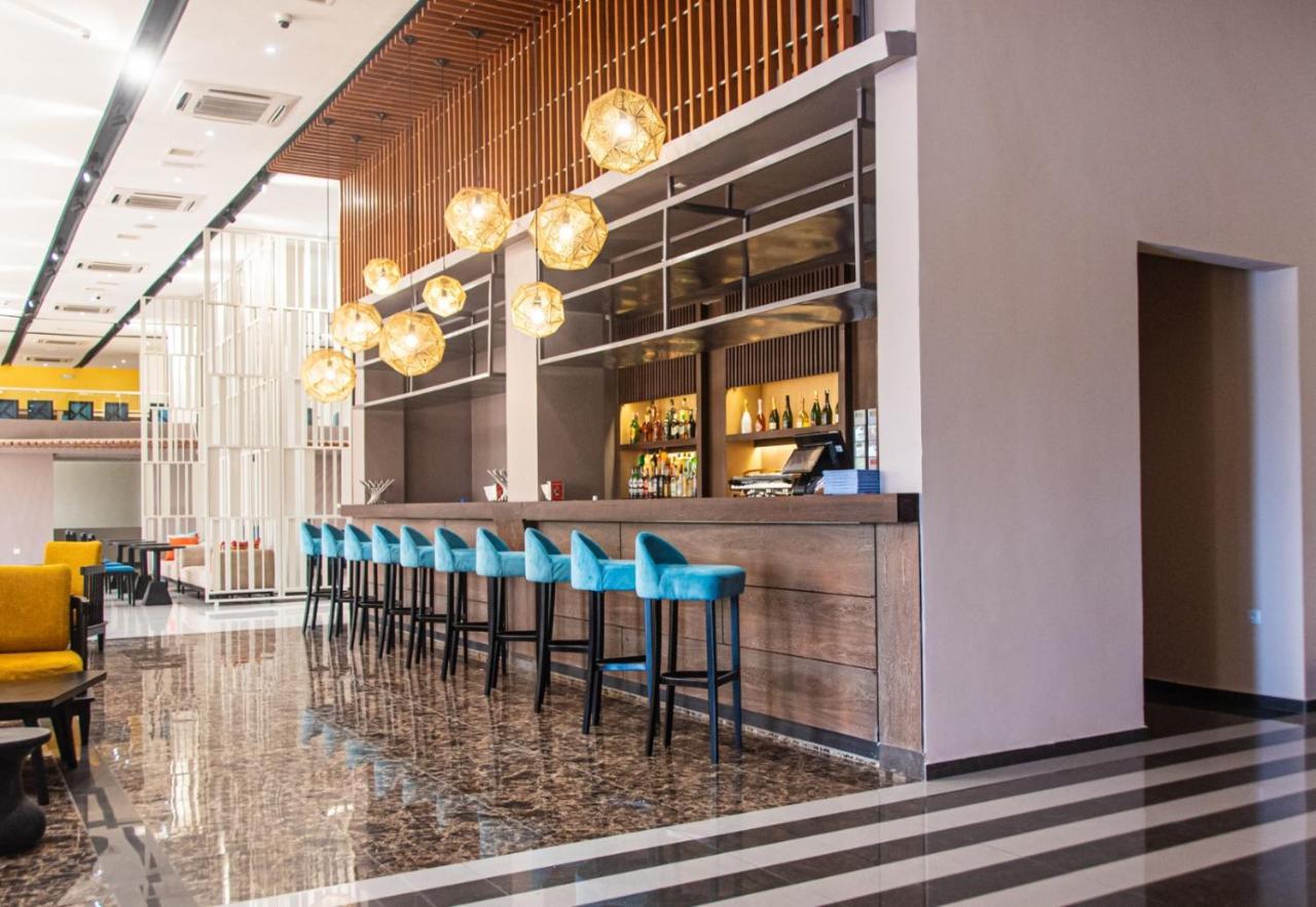 Best Western Plus Soaho Douala Airport ภายนอก รูปภาพ