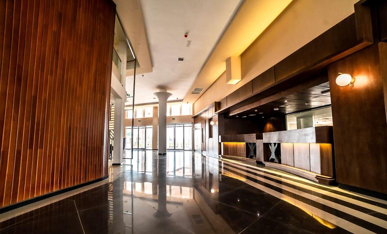 Best Western Plus Soaho Douala Airport ภายนอก รูปภาพ