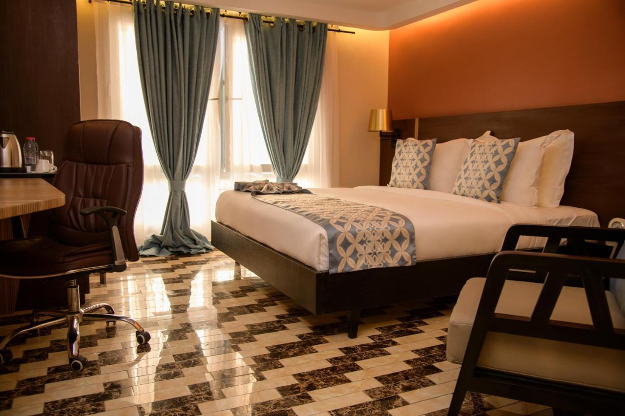 Best Western Plus Soaho Douala Airport ภายนอก รูปภาพ