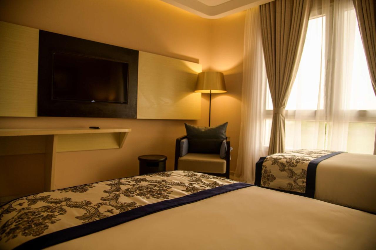 Best Western Plus Soaho Douala Airport ภายนอก รูปภาพ