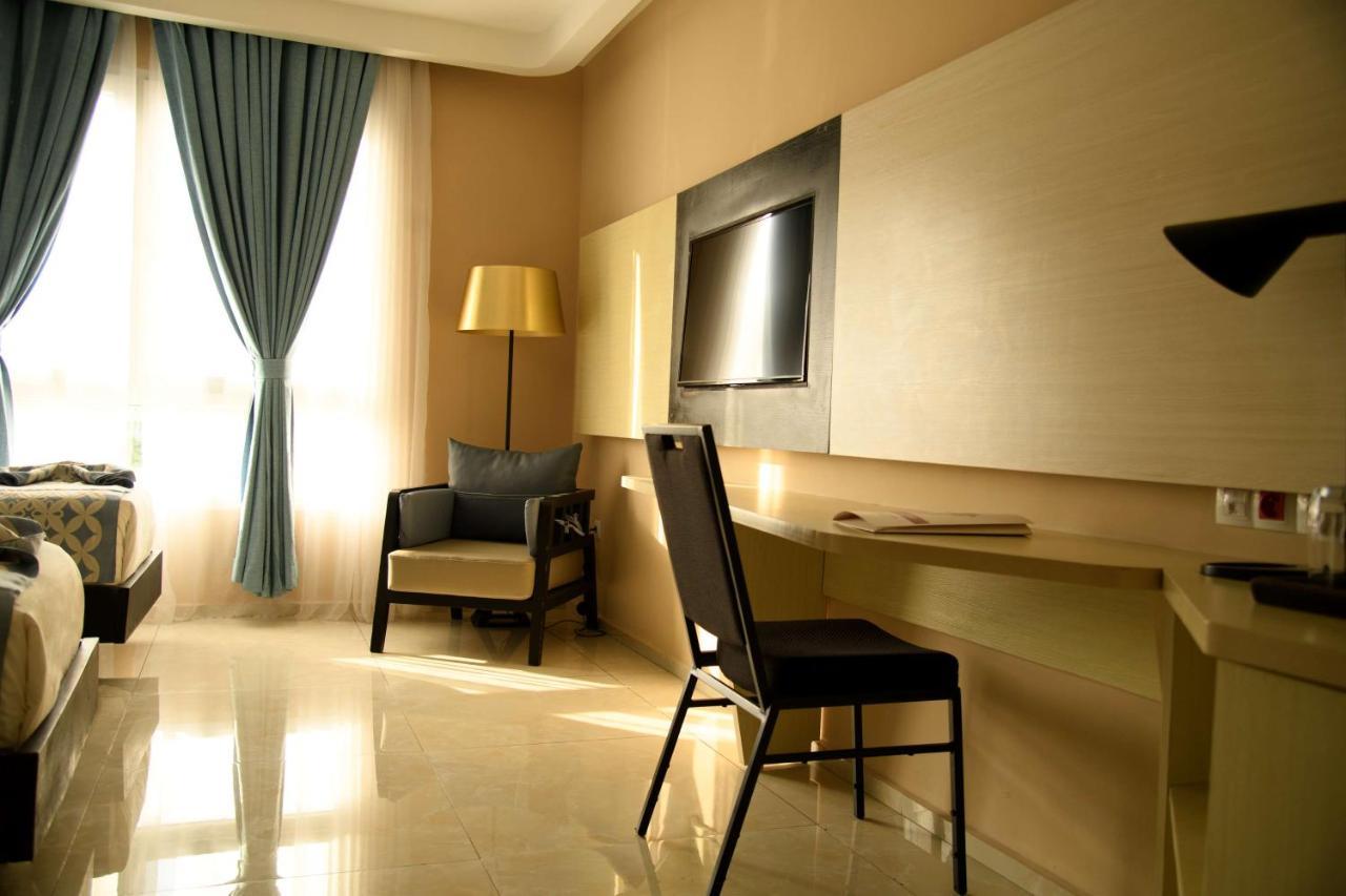 Best Western Plus Soaho Douala Airport ภายนอก รูปภาพ