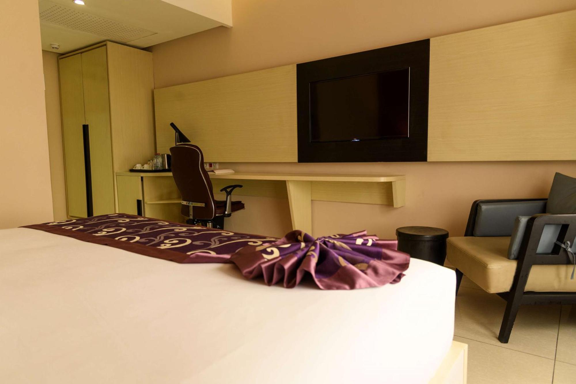 Best Western Plus Soaho Douala Airport ภายนอก รูปภาพ
